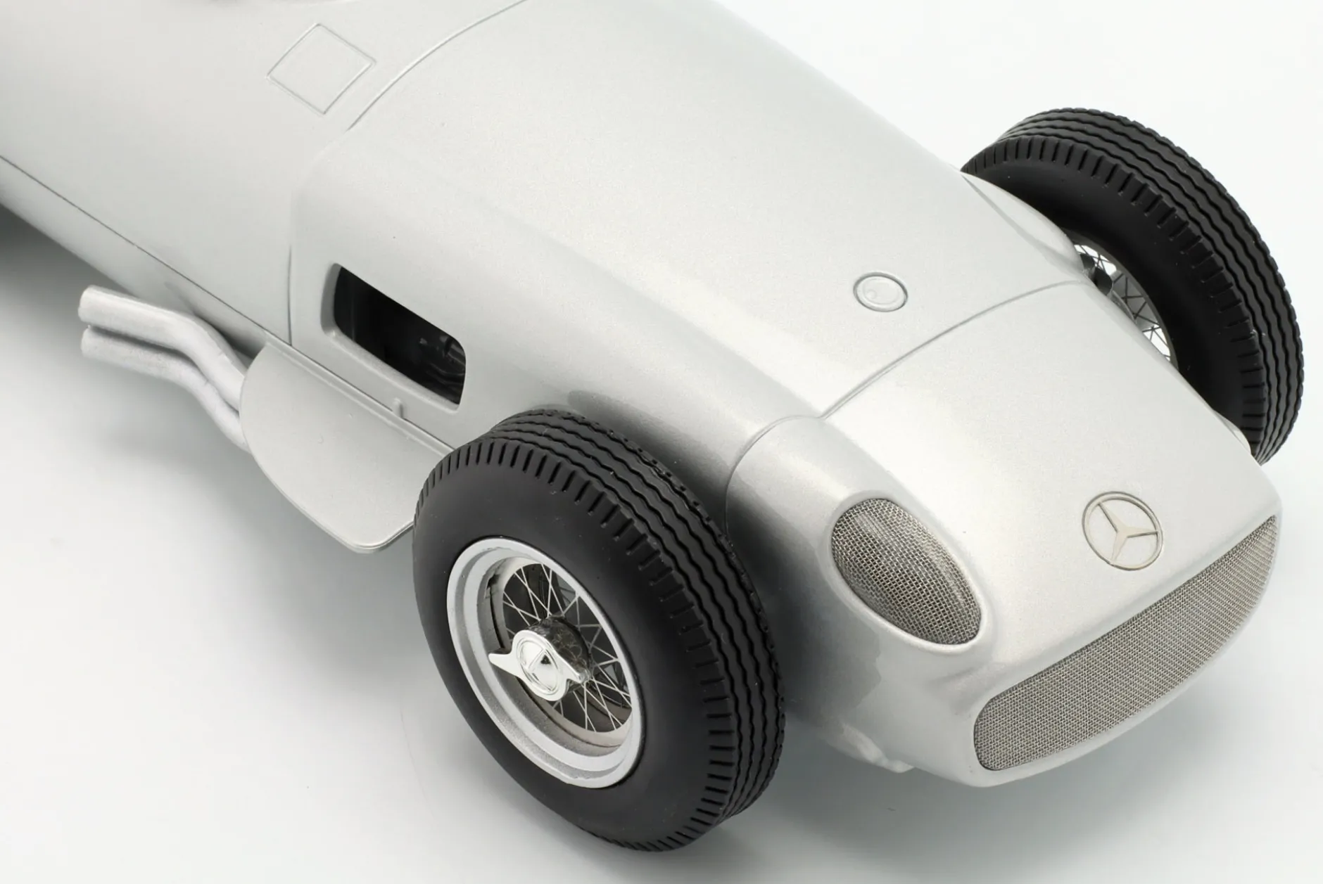 Mercedes-Benz W196 Plain Body Edition Formel 1 1955 1:18 WERK83