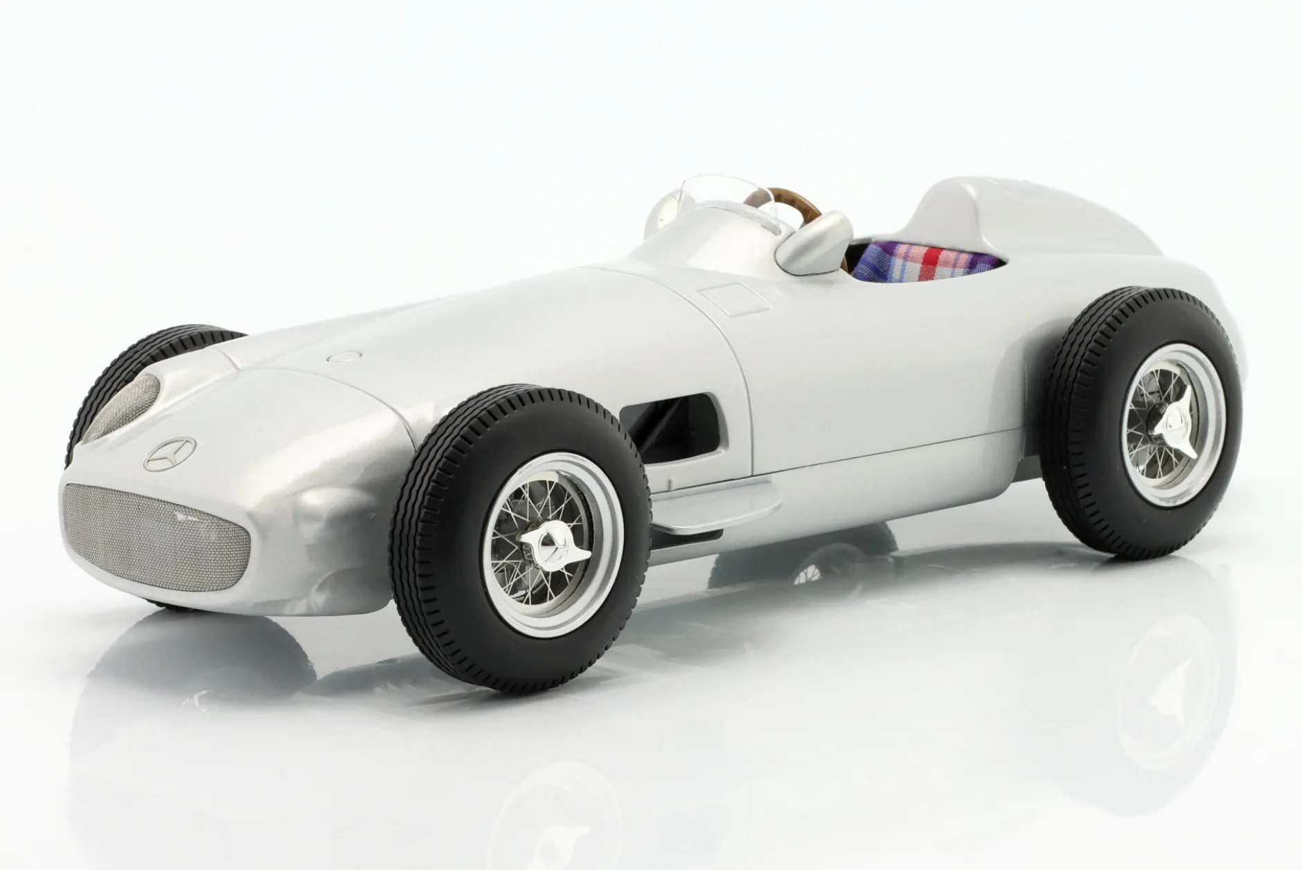 Mercedes-Benz W196 Plain Body Edition Formel 1 1955 1:18 WERK83