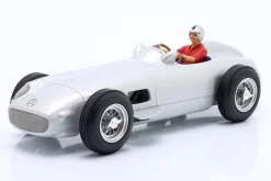 Mercedes-Benz W196 Plain Body Edition Formel 1 1955 mit Fahrerfigur 1:18 WERK83