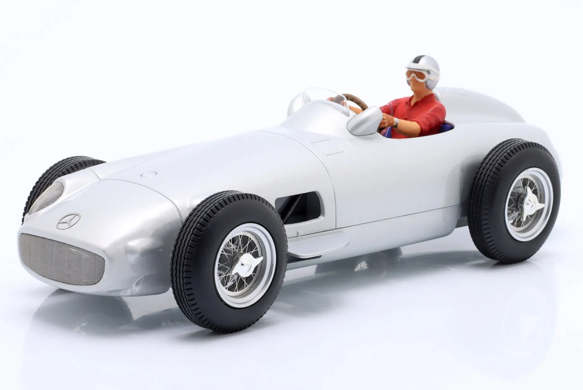 Mercedes-Benz W196 Plain Body Edition Formel 1 1955 mit Fahrerfigur 1:18 WERK83