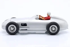 Mercedes-Benz W196 Plain Body Edition Formel 1 1955 mit Fahrerfigur 1:18 WERK83