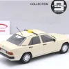 Mercedes-Benz 190 (W201) Taxi Baujahr 1993 elfenbein 1:18 Triple9