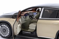 Mercedes-Maybach EQS 680 SUV (Z296) 2024 obsidianschwarz / kalaharigold metallic 1:18 NZG