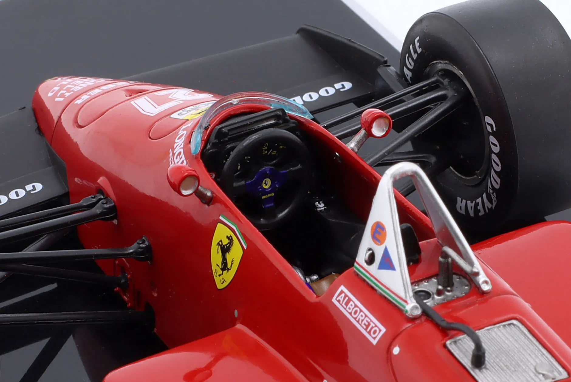 Michele Alboreto Ferrari 156-85 #27 Formel 1 1985 1:24 Premium Collectibles