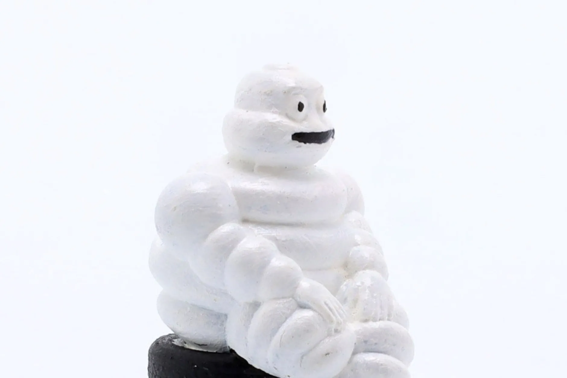 Michelin Reifen sitzende Figur 1:43 Cartrix