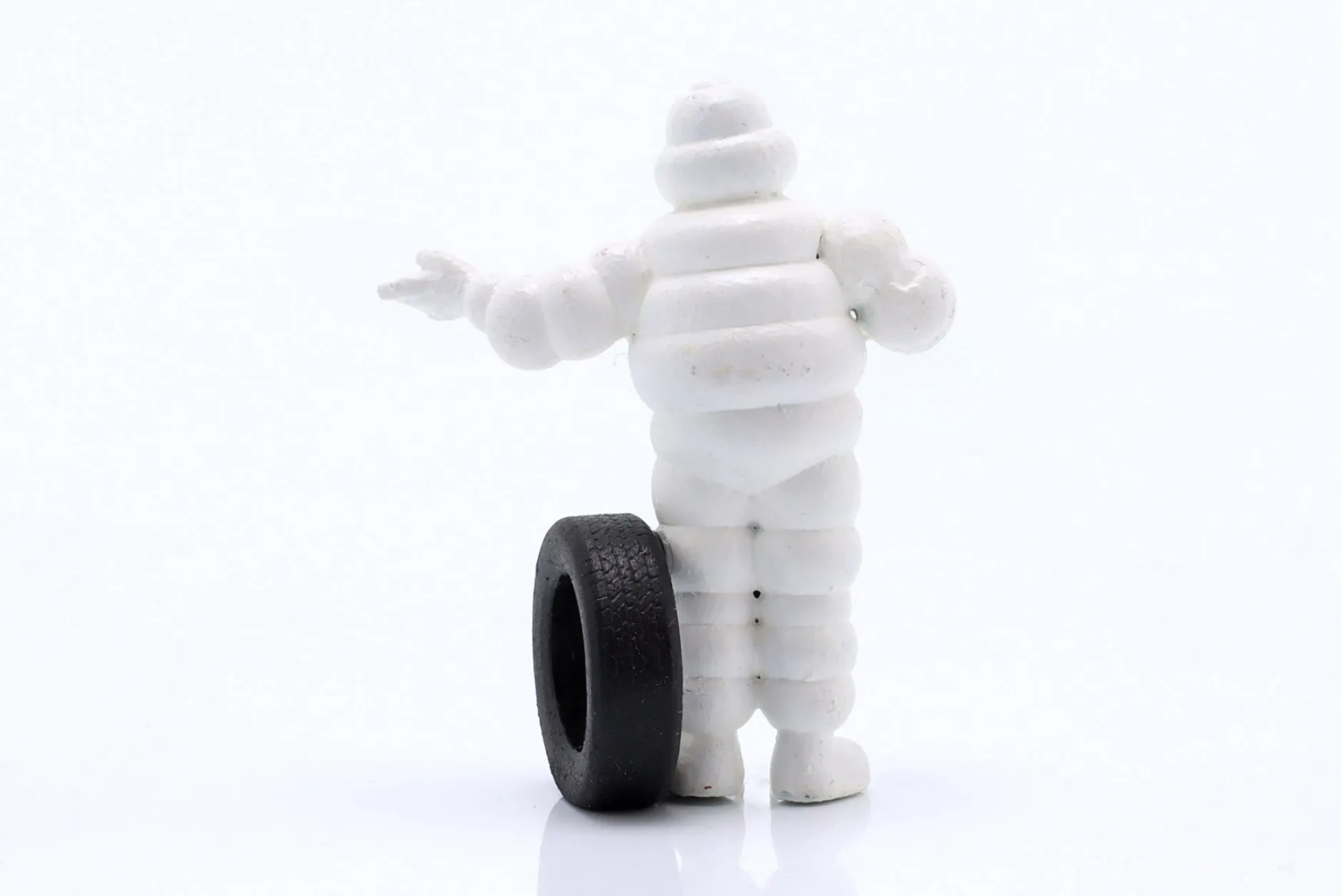 Michelin Reifen stehende Figur 1:43 Cartrix