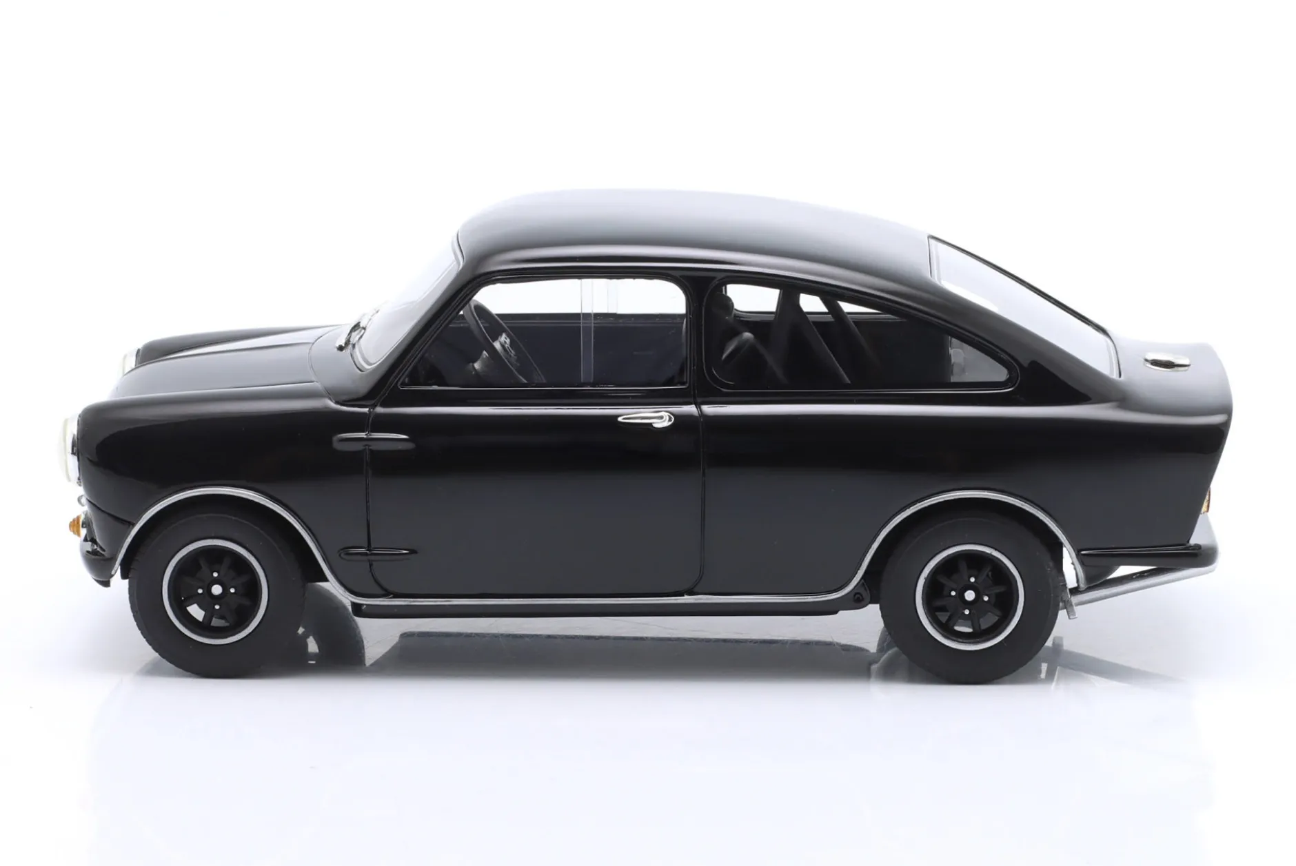 Mini Broadspeed Baujahr 1966-1968 schwarz 1:18 Cult Scale