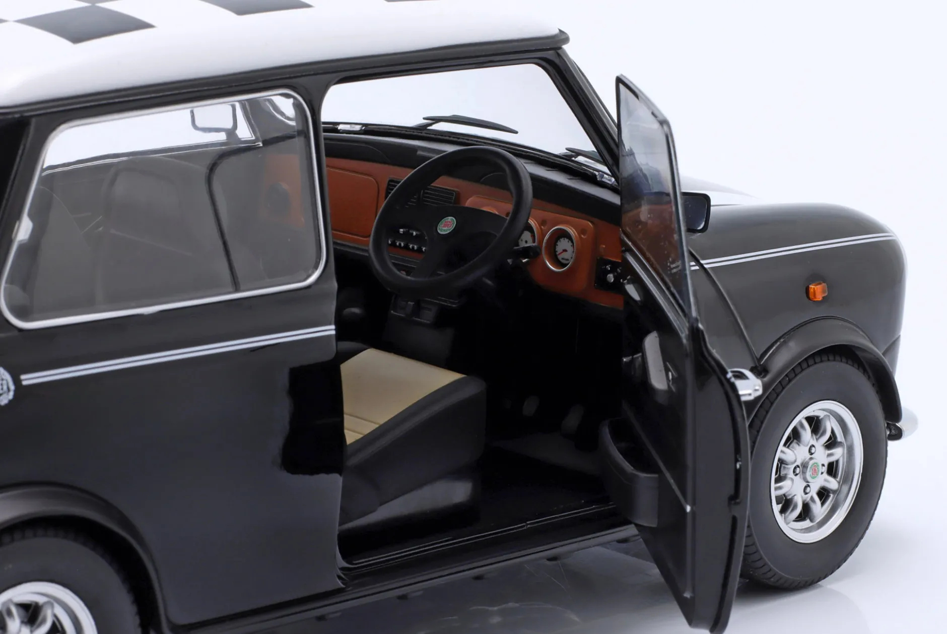 Mini Cooper RHD kariert schwarz / weiß 1:12 KK-Scale
