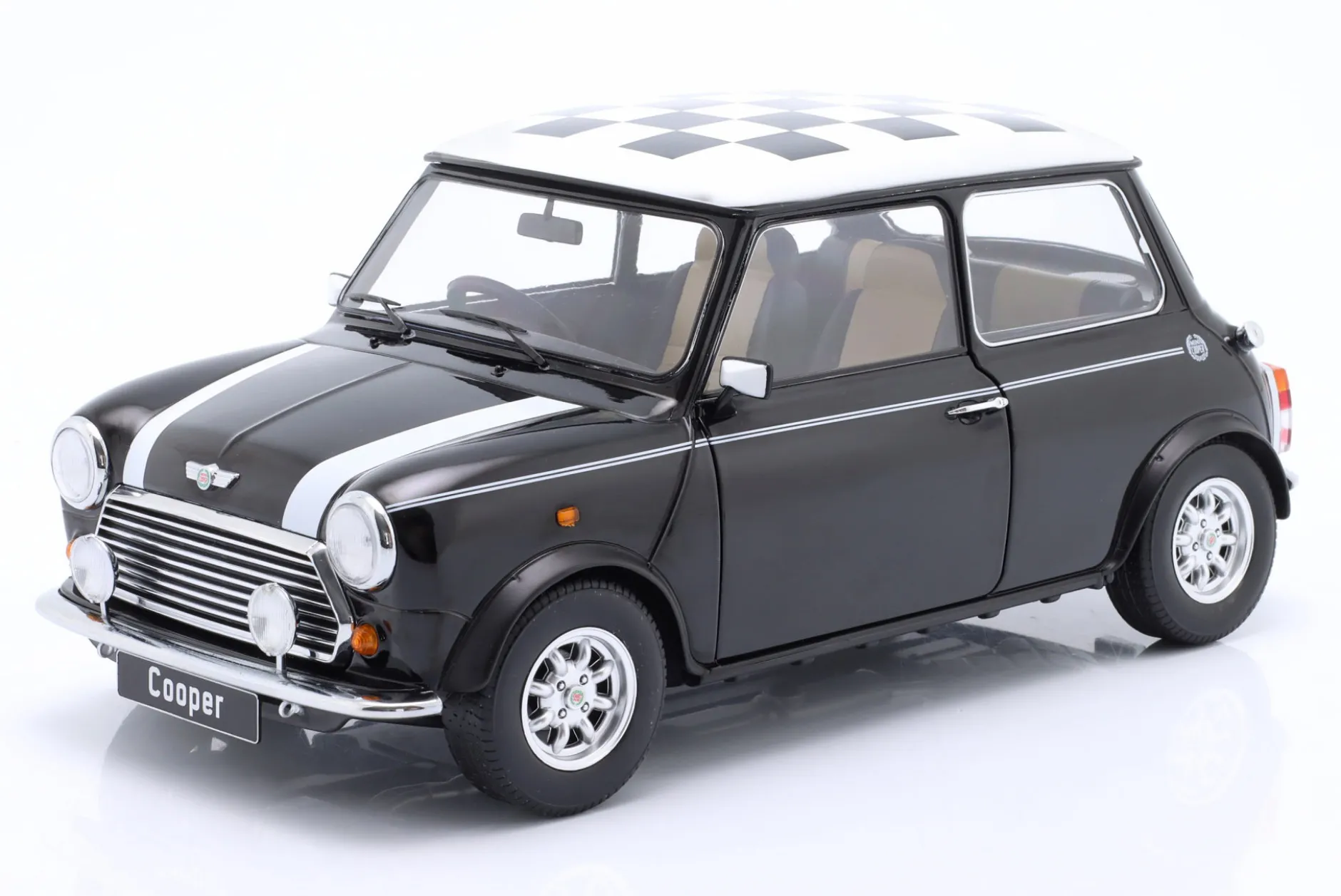 Mini Cooper RHD kariert schwarz / weiß 1:12 KK-Scale