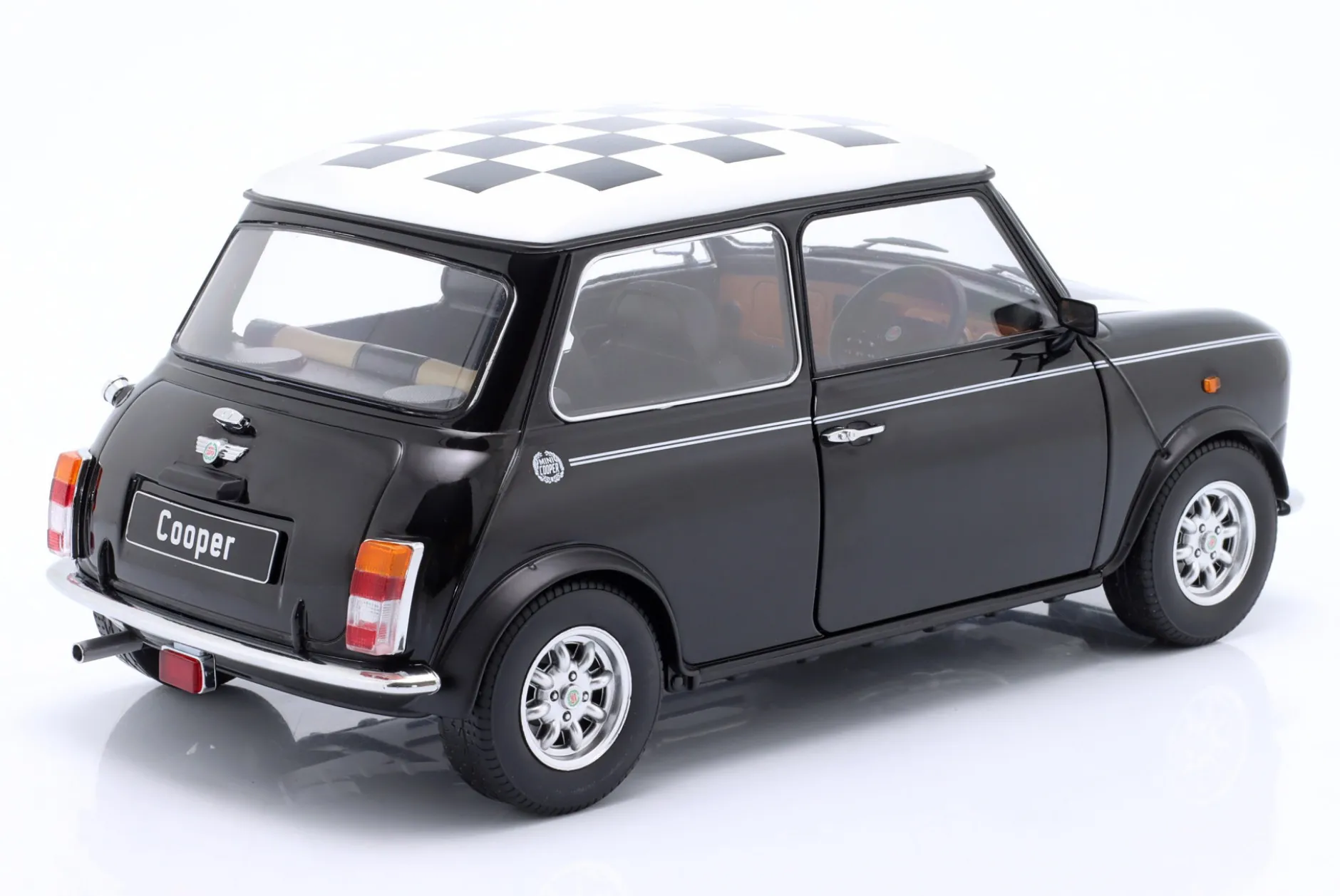 Mini Cooper RHD kariert schwarz / weiß 1:12 KK-Scale