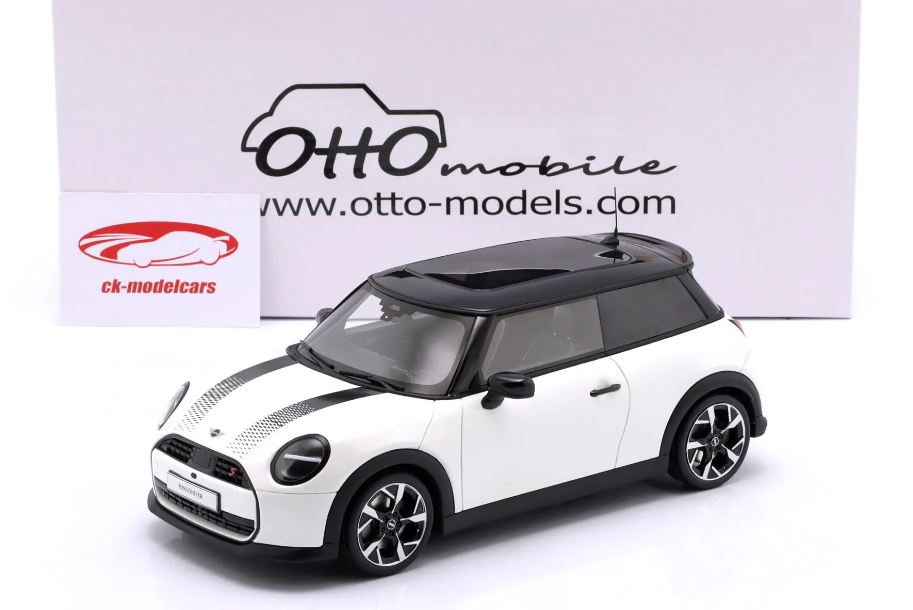Mini Cooper S Baujahr 2025 weiß metallic 1:18 OttOmobile