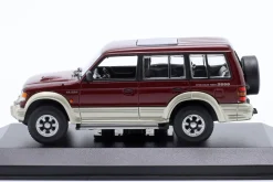 Mitsubishi Pajero LWB Baujahr 1991 dunkelrot metallic 1:43 Minichamps