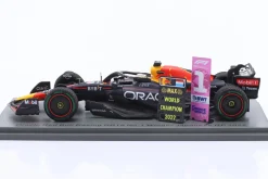 M Verstappen Red Bull RB18 #1 Sieger Japan GP Formel 1 Weltmeister 2022 1:43 Spark