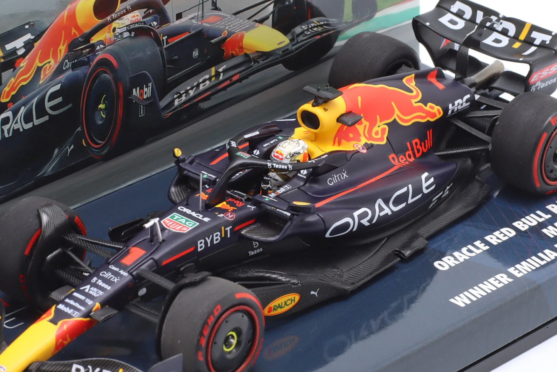 M. Verstappen Red Bull RB18 #1 Sieger Emilia-Romagna Formel 1 Weltmeister 2022 1:43 Minichamps