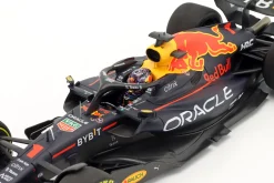 M. Verstappen Red Bull RB18 #1 Sieger Miami GP Formel 1 Weltmeister 2022 1:18 Minichamps