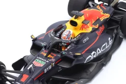 M. Verstappen Red Bull RB18 #1 Sieger USA GP Formel 1 Weltmeister 2022 1:18 Minichamps