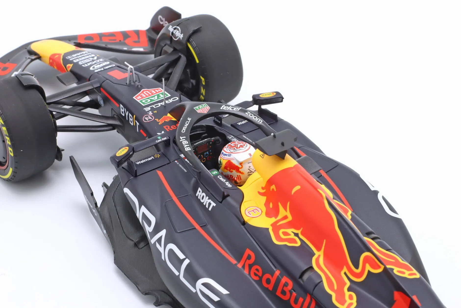M. Verstappen Red Bull RB19 #1 Sieger Japan GP Formel 1 Weltmeister 2023 1:18 Minichamps