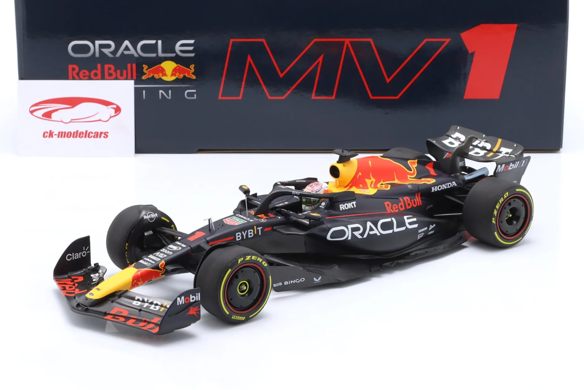 M. Verstappen Red Bull RB19 #1 Sieger Japan GP Formel 1 Weltmeister 2023 1:18 Minichamps