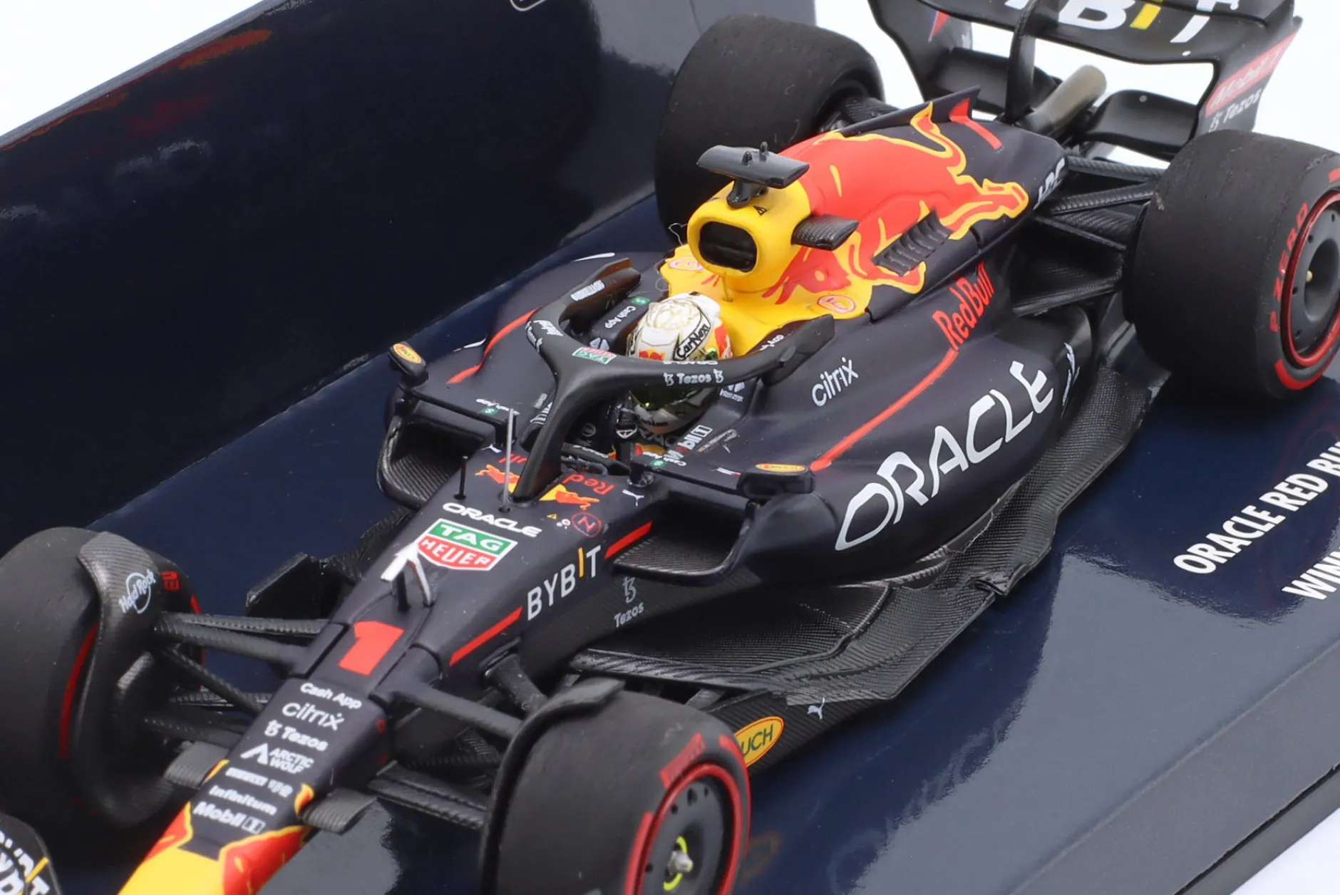 M. Verstappen Red Bull RB18 #1 Sieger Ungarn GP Formel 1 Weltmeister 2022 1:43 Minichamps