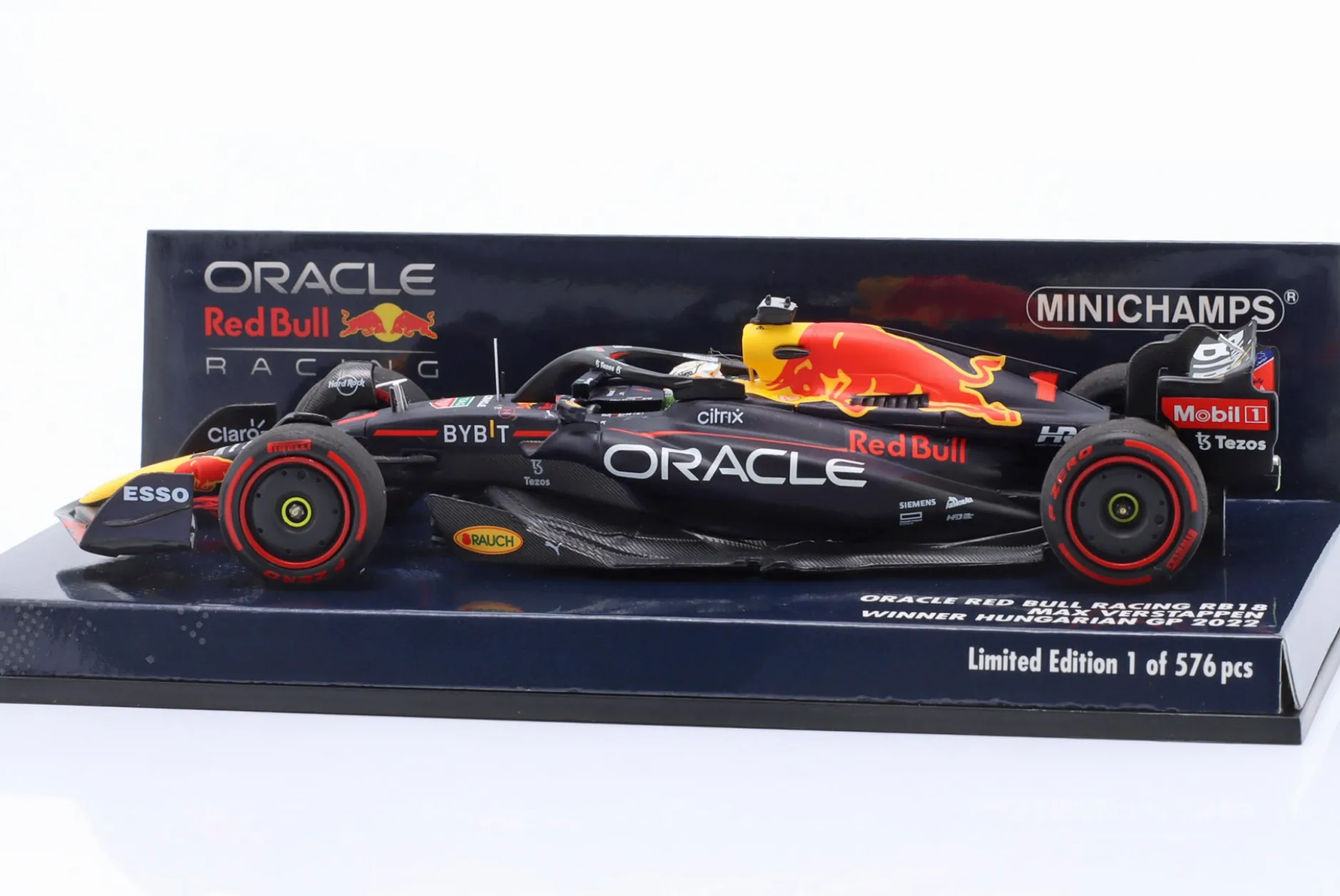 M. Verstappen Red Bull RB18 #1 Sieger Ungarn GP Formel 1 Weltmeister 2022 1:43 Minichamps