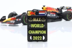 M Verstappen Red Bull RB18 #1 Sieger Japan GP Formel 1 Weltmeister 2022 1:18 Minichamps