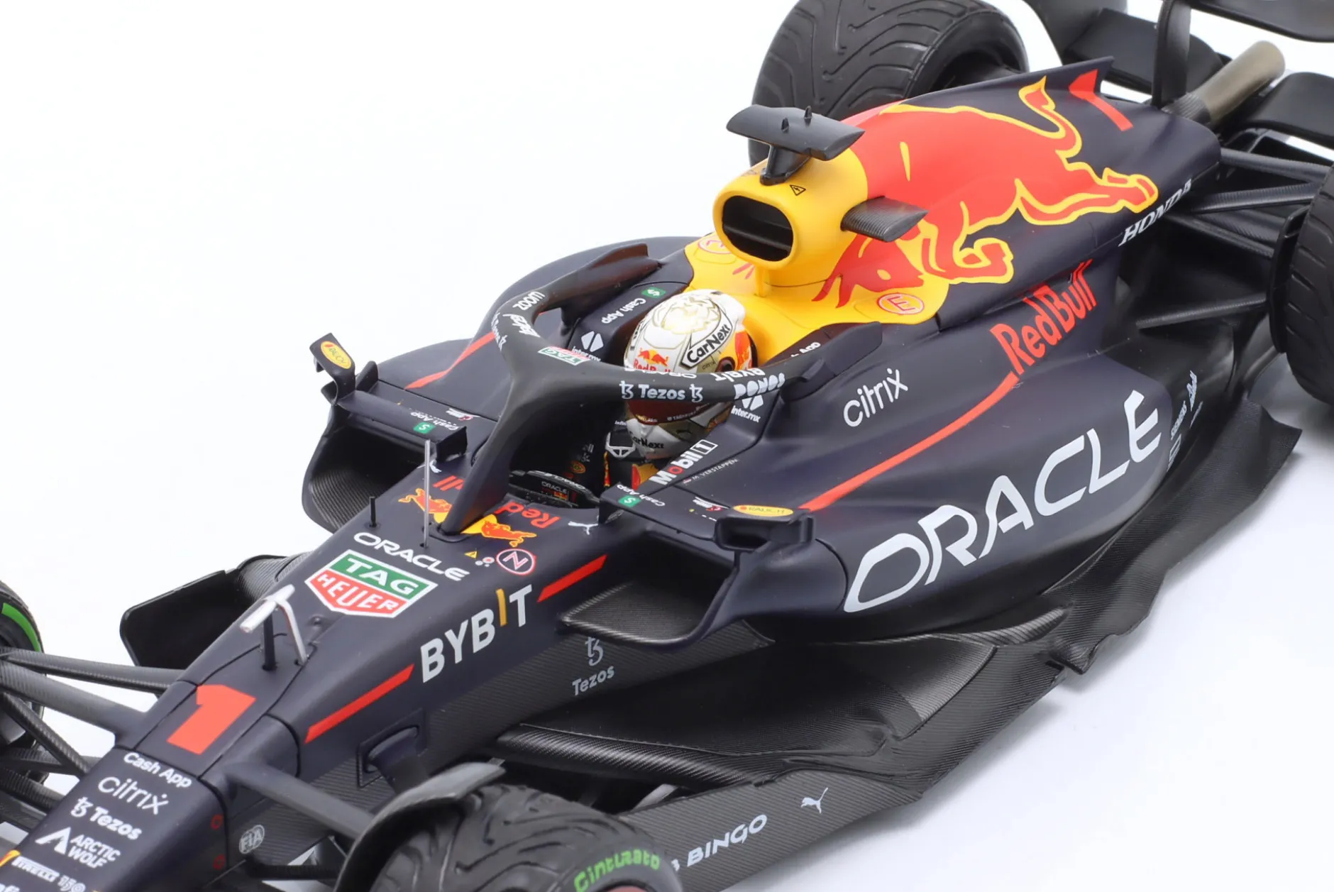 M Verstappen Red Bull RB18 #1 Sieger Japan GP Formel 1 Weltmeister 2022 1:18 Minichamps