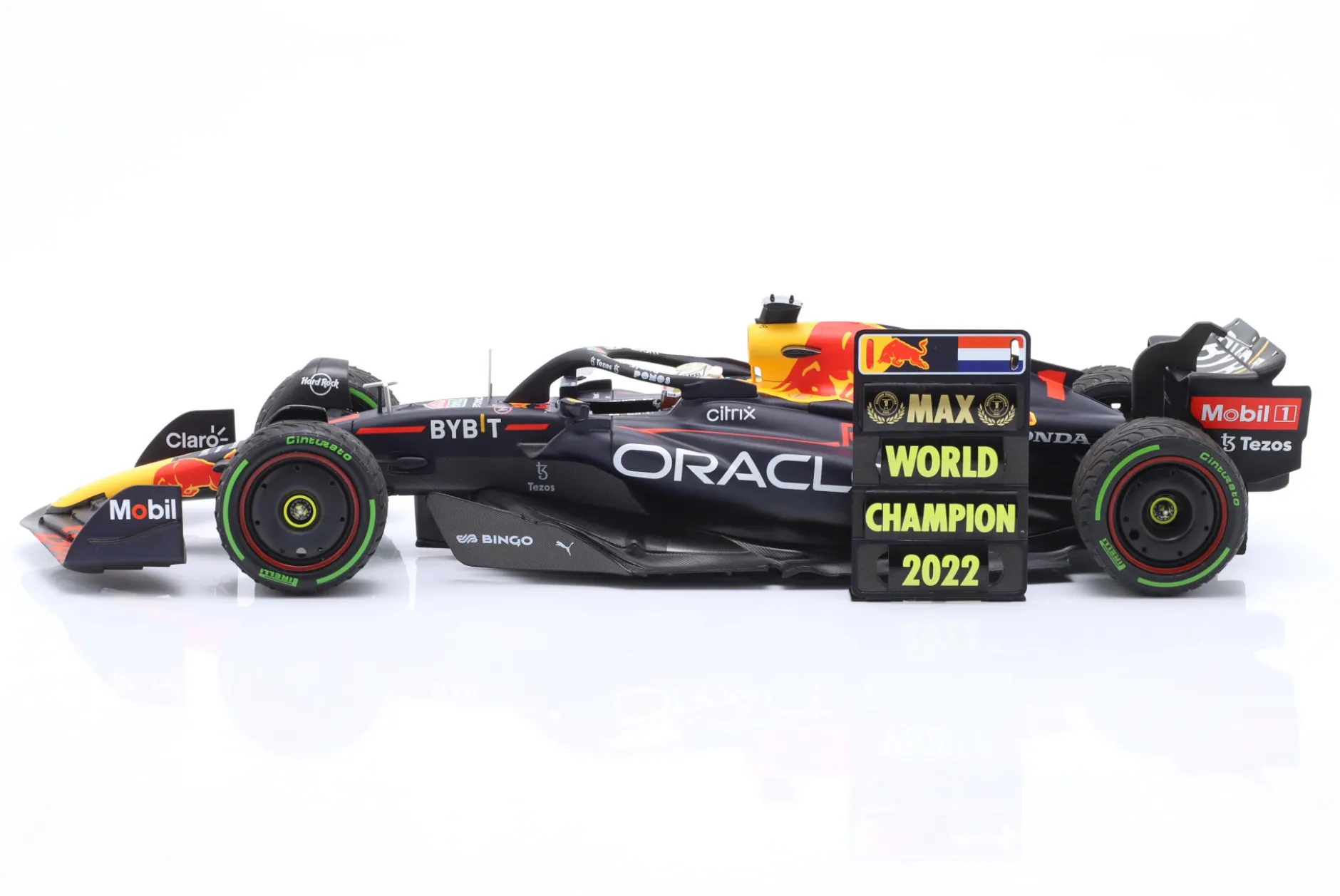 M Verstappen Red Bull RB18 #1 Sieger Japan GP Formel 1 Weltmeister 2022 1:18 Minichamps