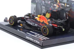 M. Verstappen Red Bull RB18 #1 Sieger Kanada GP Formel 1 Weltmeister 2022 1:43 Minichamps