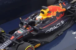 M. Verstappen Red Bull RB18 #1 Sieger Saudi Arabien GP Formel 1 Weltmeister 2022 1:43 Minichamps