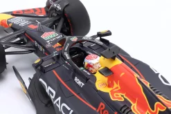 M. Verstappen Red Bull RB19 #1 Sprint Race Katar GP Formel 1 Weltmeister 2023 1:18 Minichamps