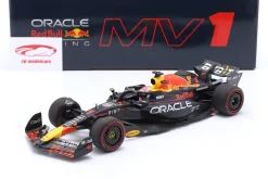 M. Verstappen Red Bull RB19 #1 Sprint Race Katar GP Formel 1 Weltmeister 2023 1:18 Minichamps