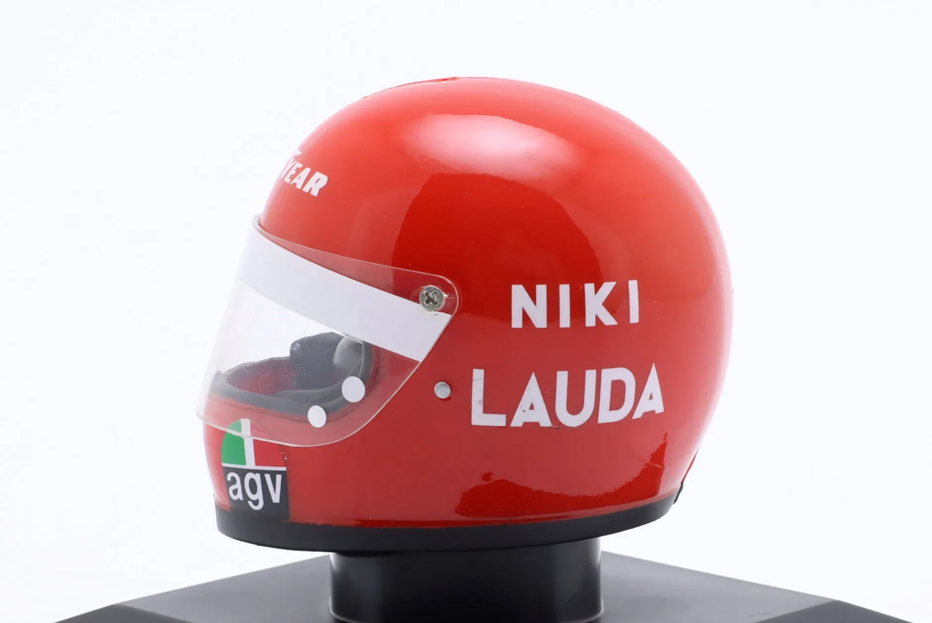 Niki Lauda Ferrari #12 Formel 1 Weltmeister 1975 Helm 1:5 Spark Editions
