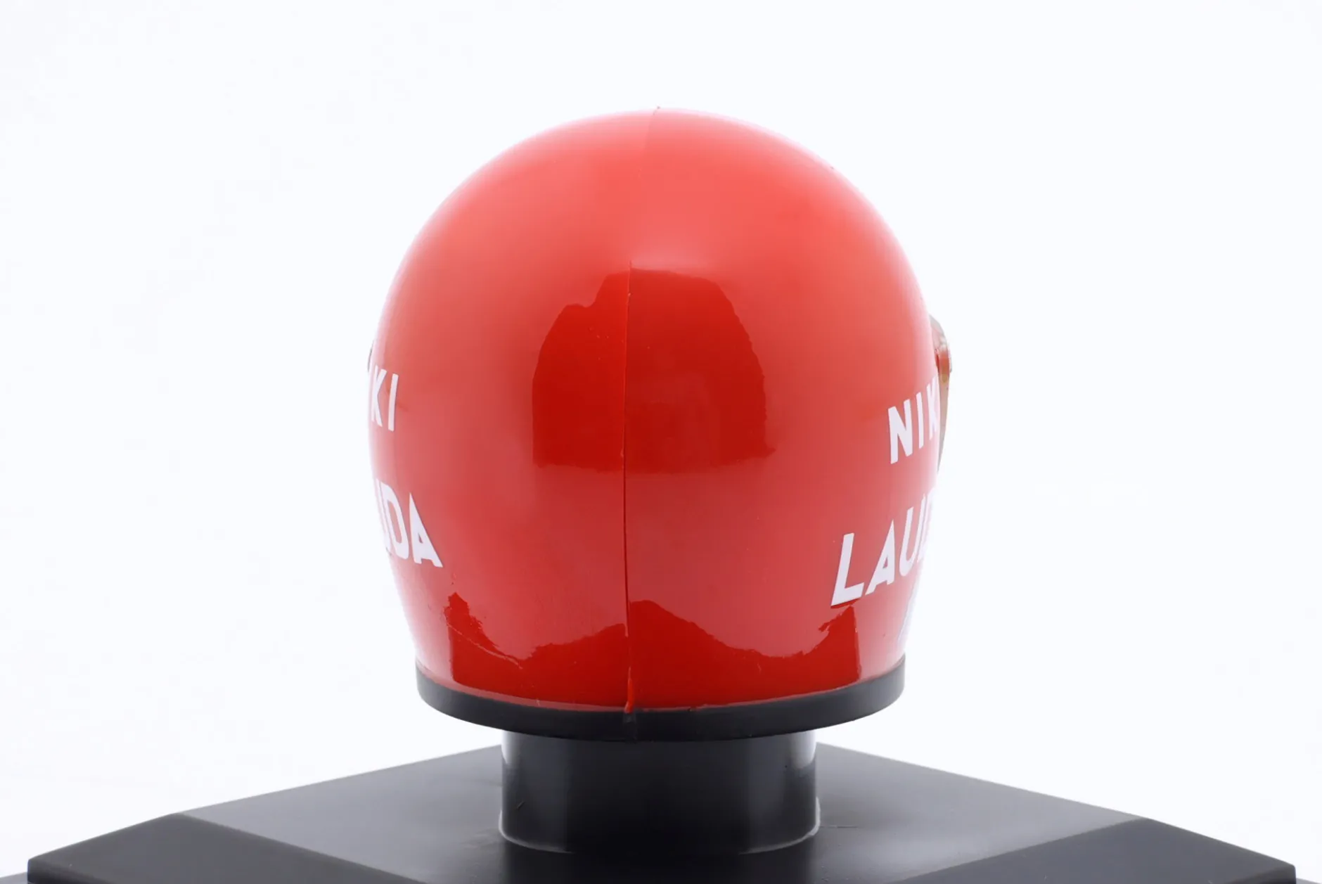 Niki Lauda Ferrari #12 Formel 1 Weltmeister 1975 Helm 1:5 Spark Editions