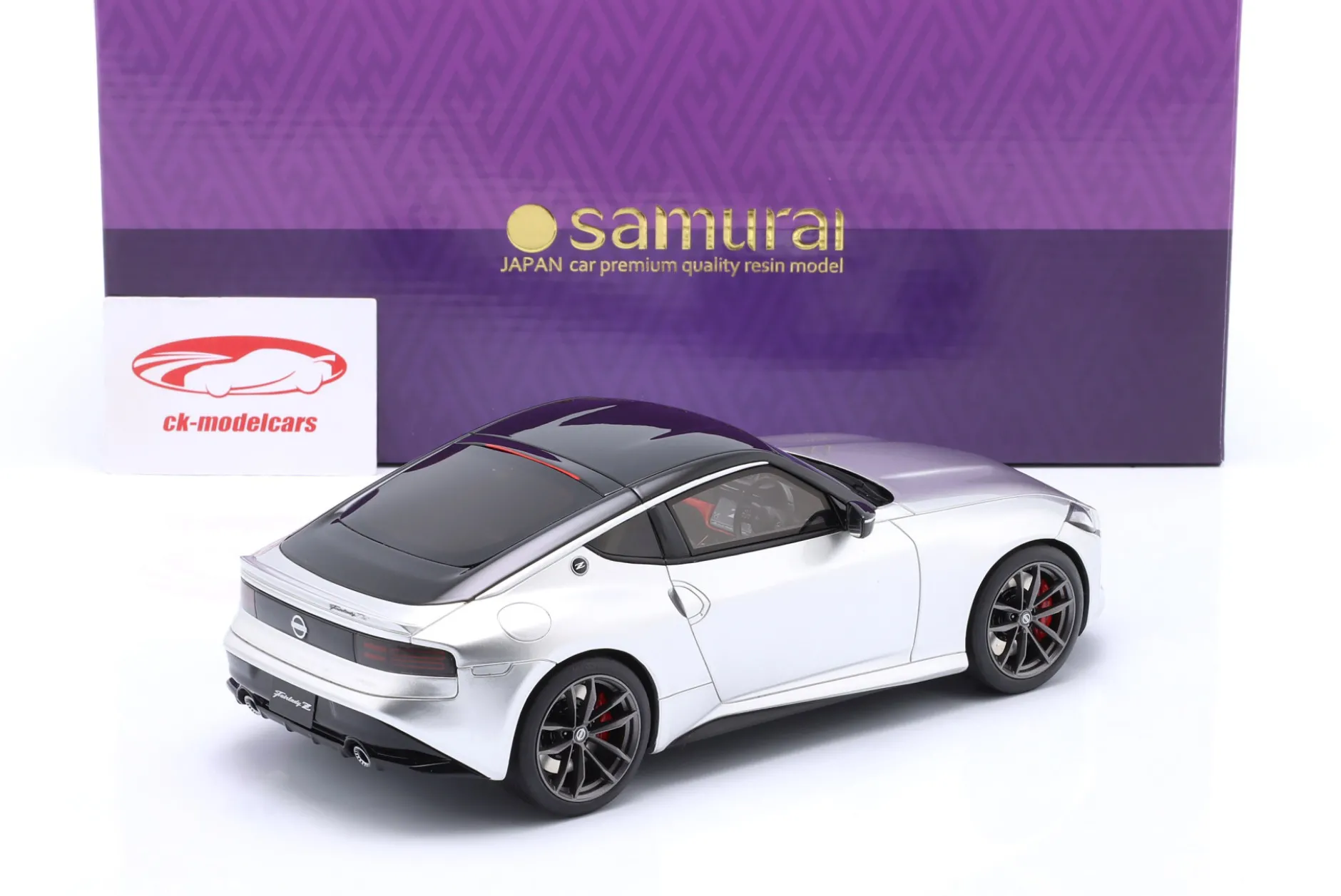 Nissan Fairlady Z Coupe Baujahr 2023 silber 1:18 Kyosho