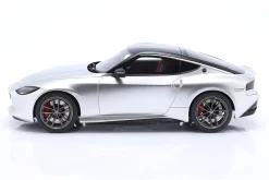 Nissan Fairlady Z Coupe Baujahr 2023 silber 1:18 Kyosho
