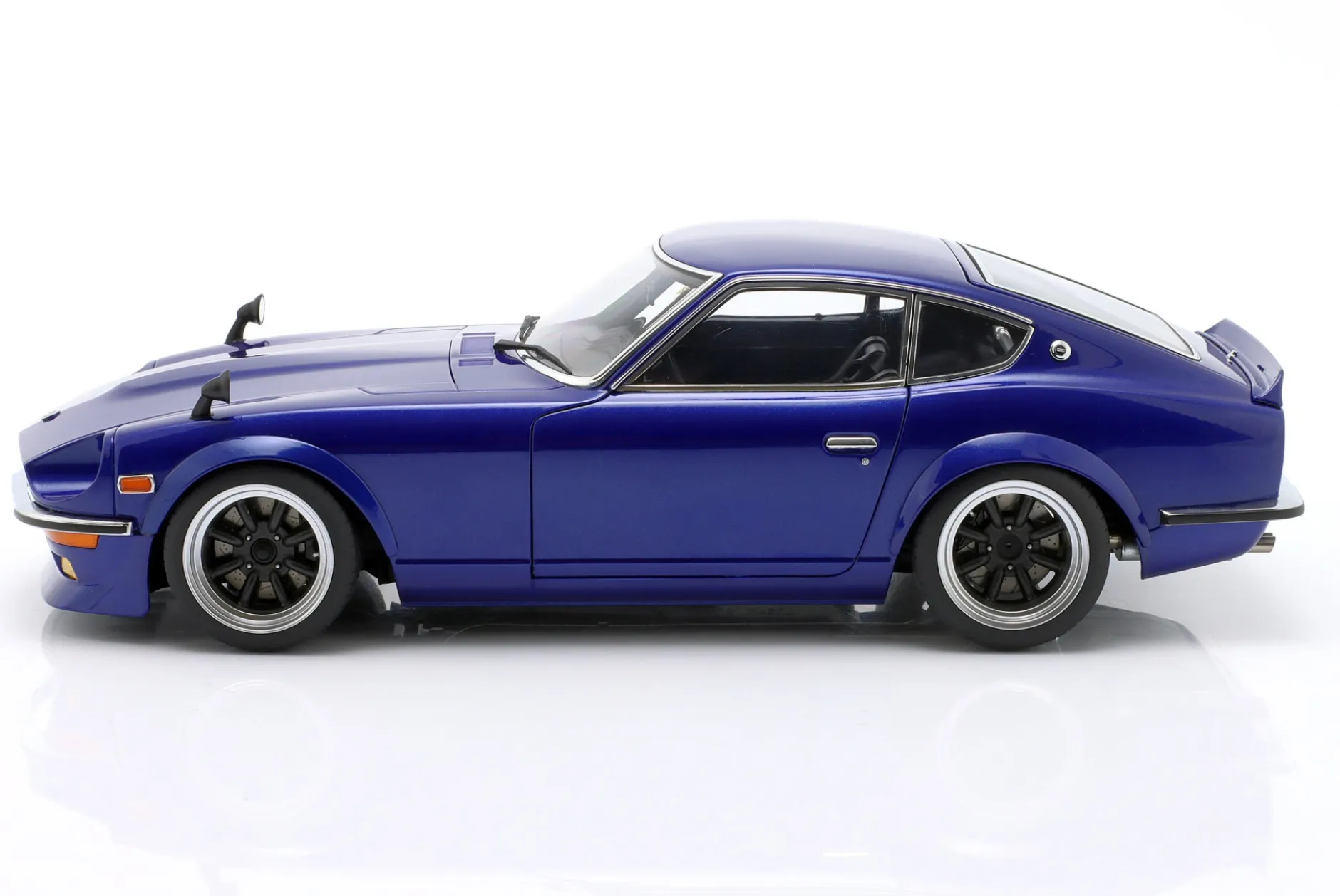 Nissan Fairlady Z (S30) Wangan Midnight AKUMA no Z blau 1:18 AUTOart