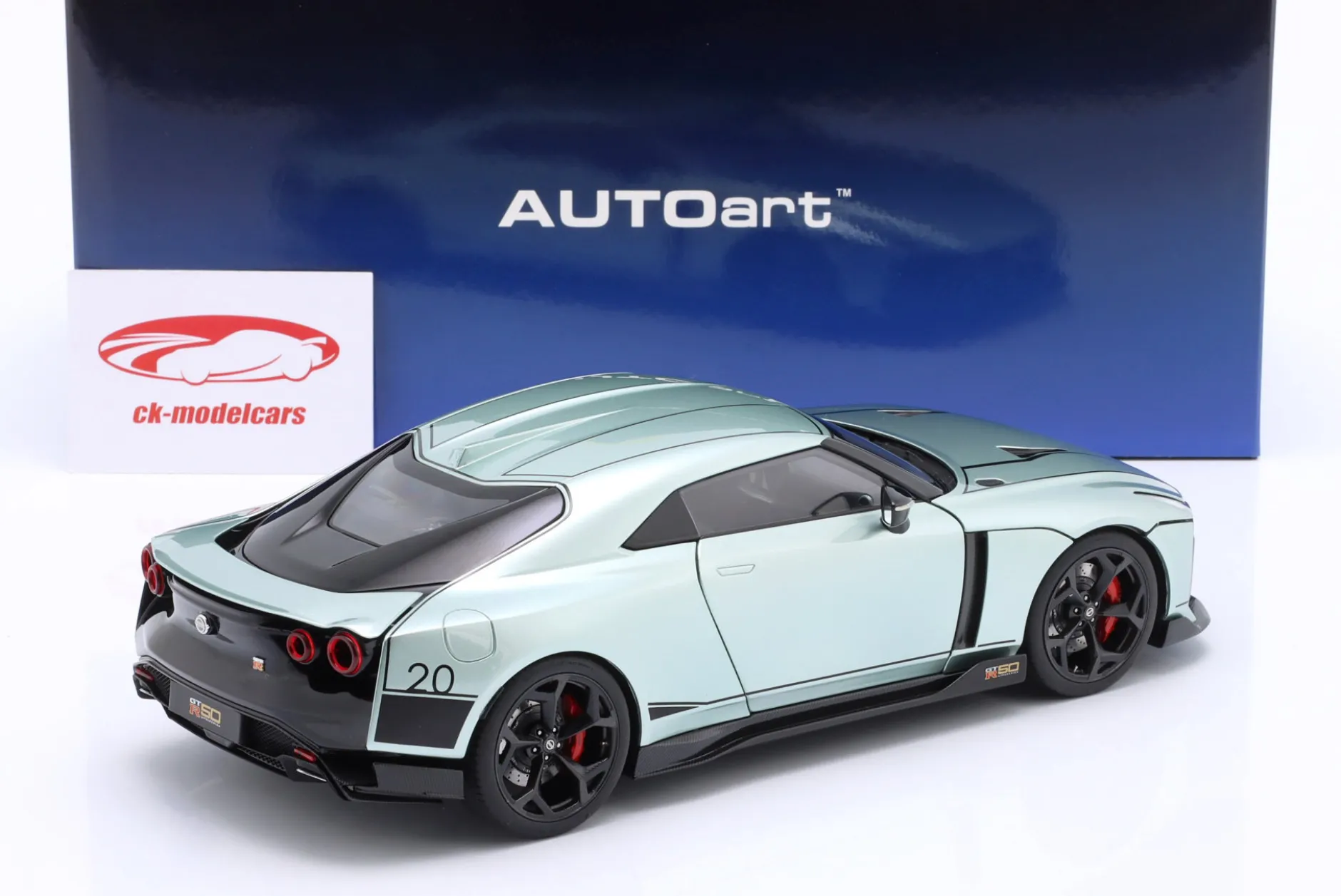 Nissan GT-R50 by Italdesign grün metallic / schwarz 1:18 AUTOart