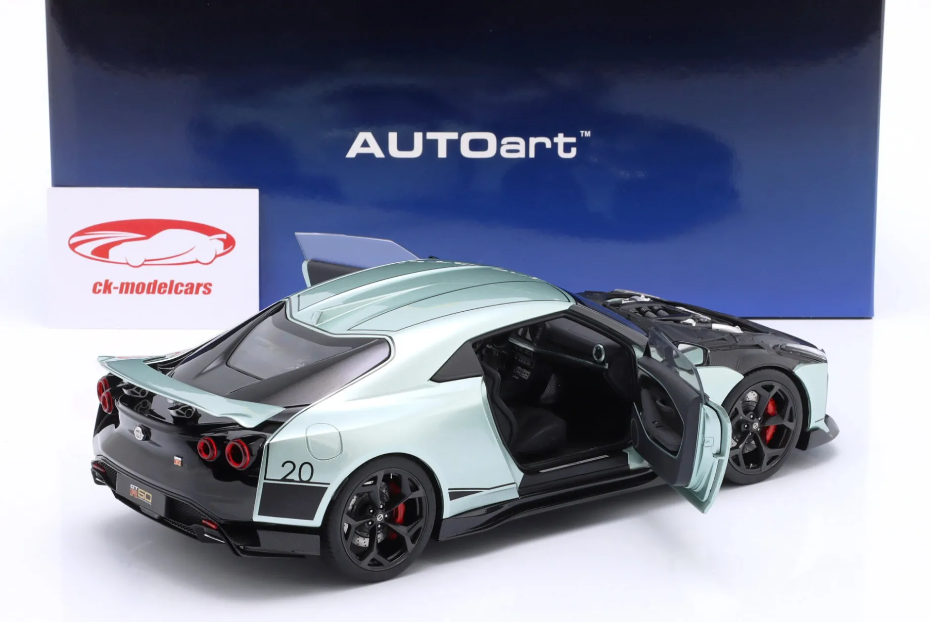Nissan GT-R50 by Italdesign grün metallic / schwarz 1:18 AUTOart