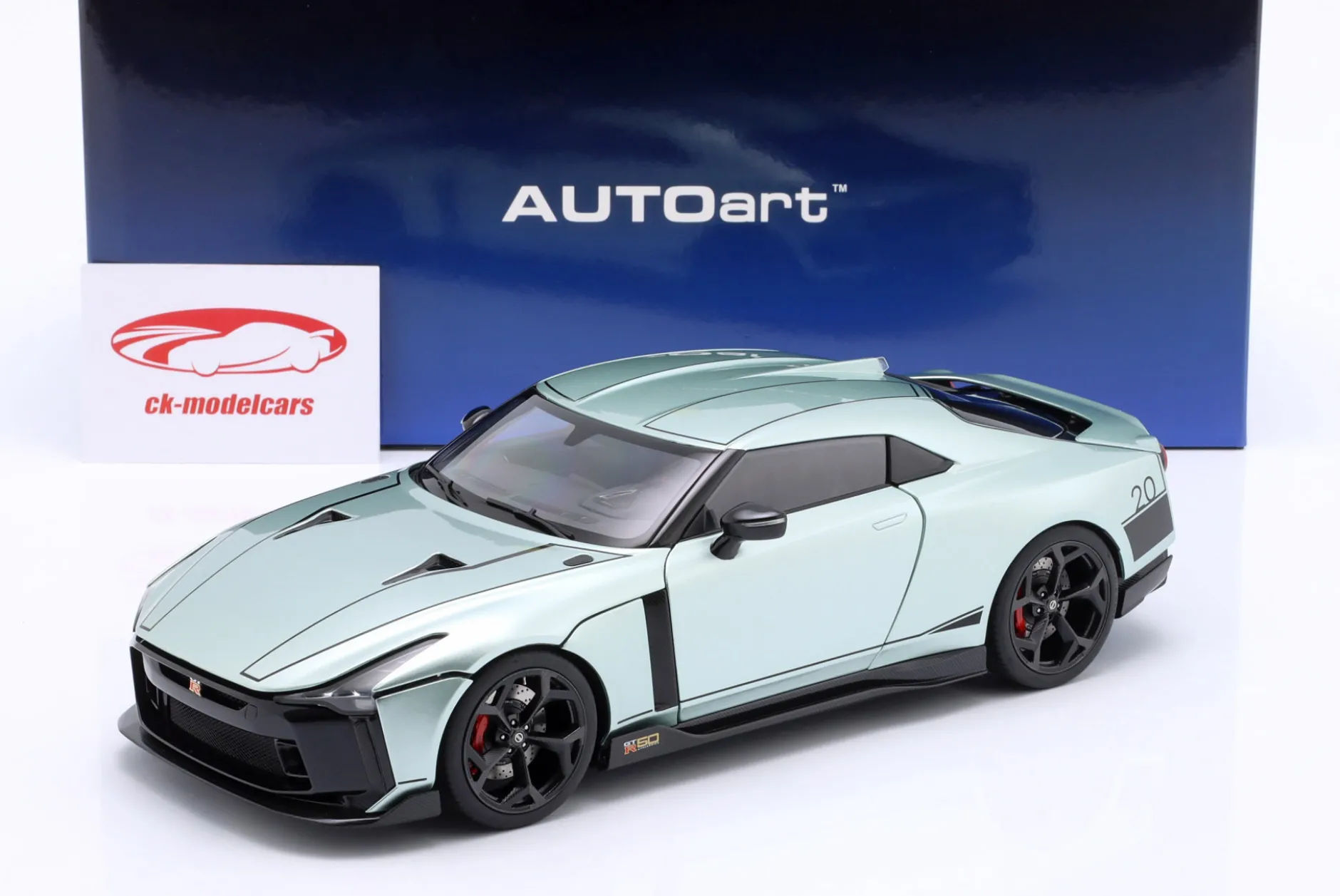 Nissan GT-R50 by Italdesign grün metallic / schwarz 1:18 AUTOart