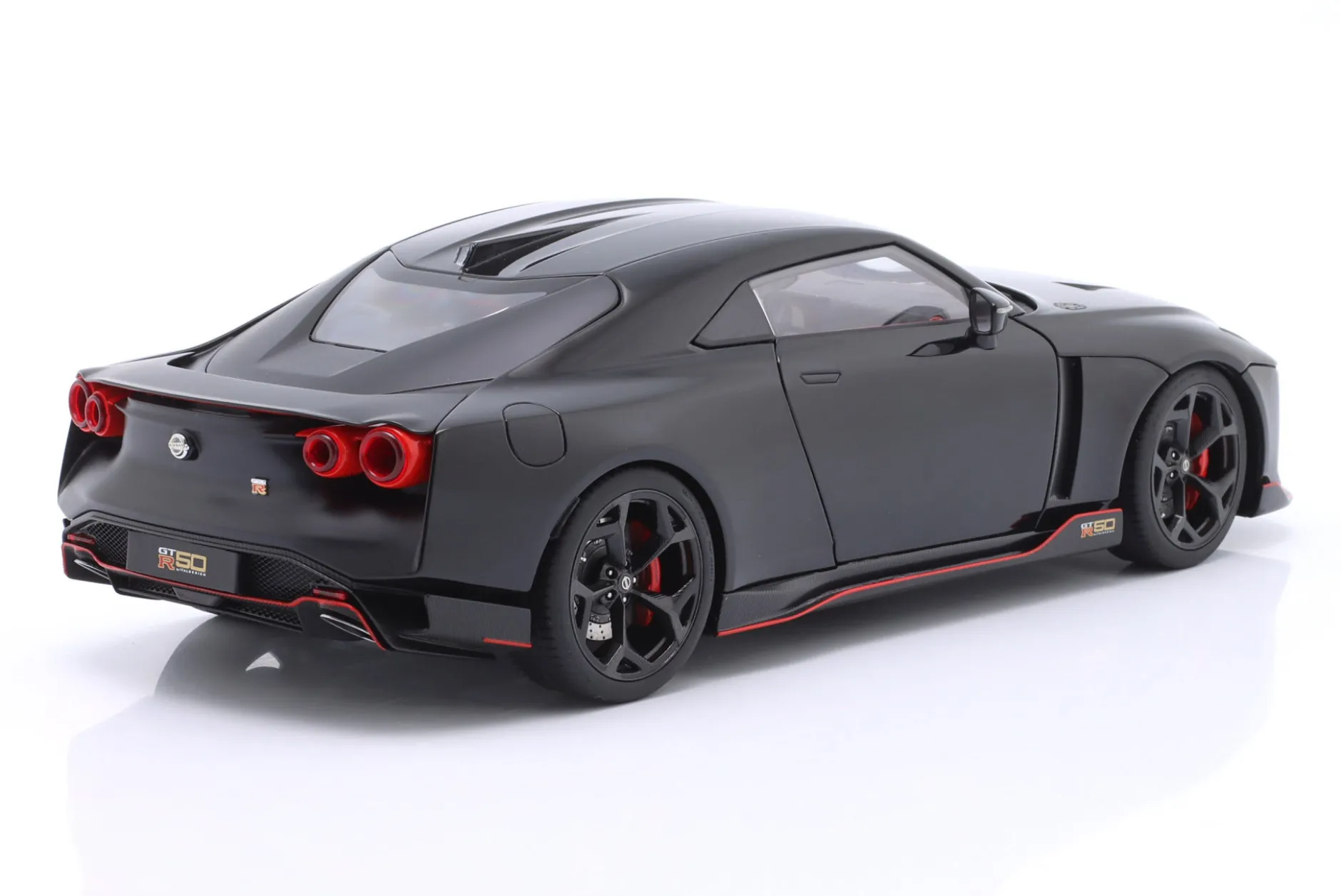 Nissan GT-R50 by Italdesign 2020 schwarz / mattschwarz 1:18 AUTOart