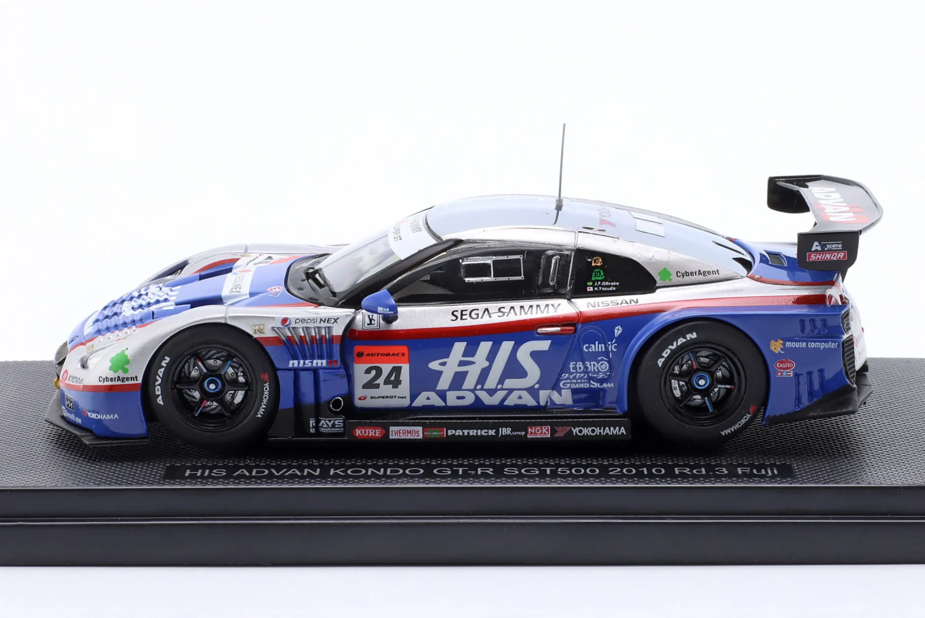 Nissan GT-R GT500 #24 Super GT Serie Fuji 2010 de Oliveira, Yasuda 1:43 Ebbro