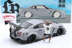 Nissan GT-R (R35) LBWK Bodykit Type 2.0 2024 mattgrau mit Figur 1:18 Solido