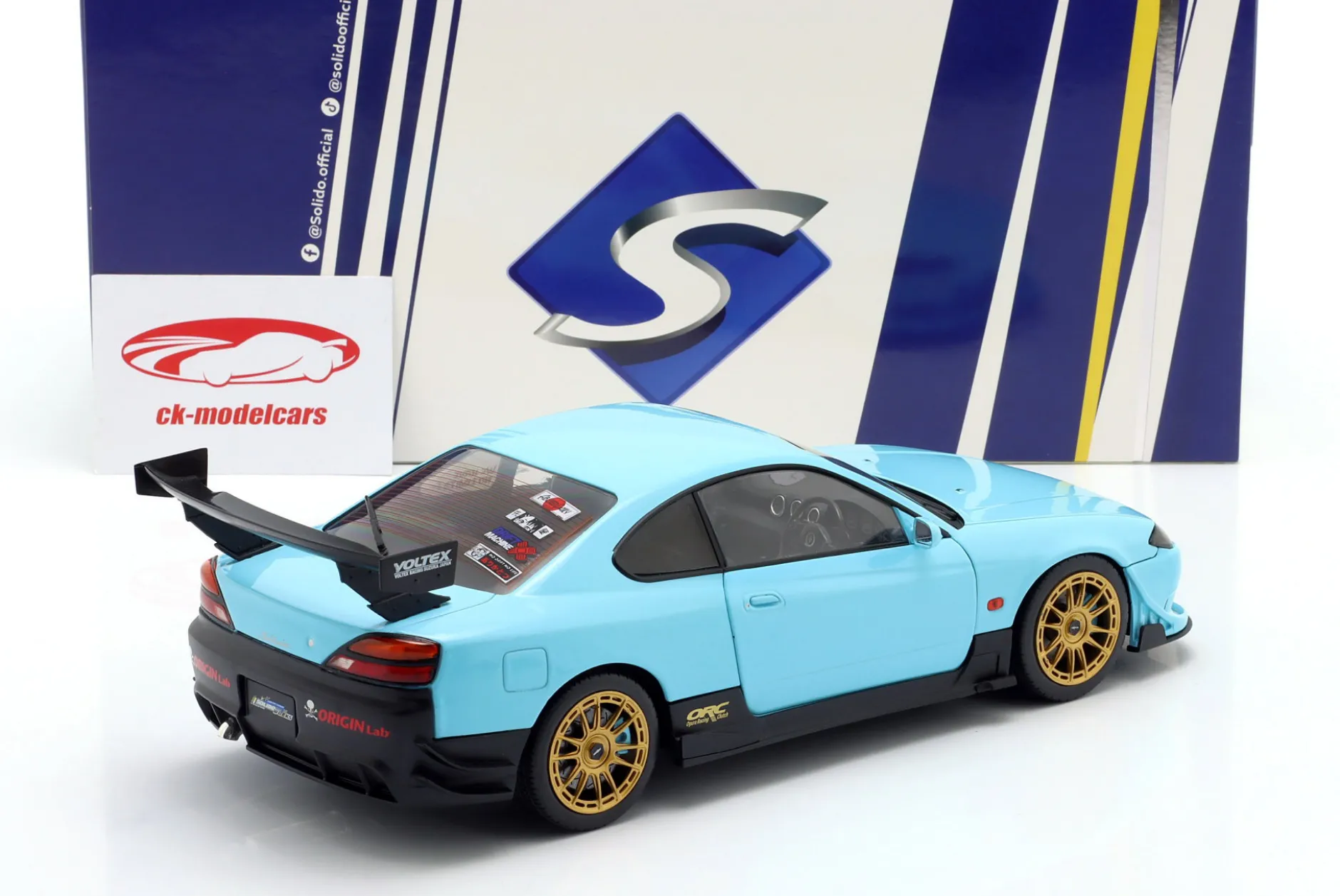 Nissan Silvia (S15) Spec-R Aero Baujahr 1999 babyblau 1:18 Solido