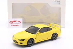 Nissan Silvia (S15) Spec-R Aero Baujahr 1999 gelb 1:18 Solido