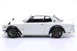 Nissan Skyline (C10) Hakosuka Solido Works 1970 perlweiß 1:18 Solido