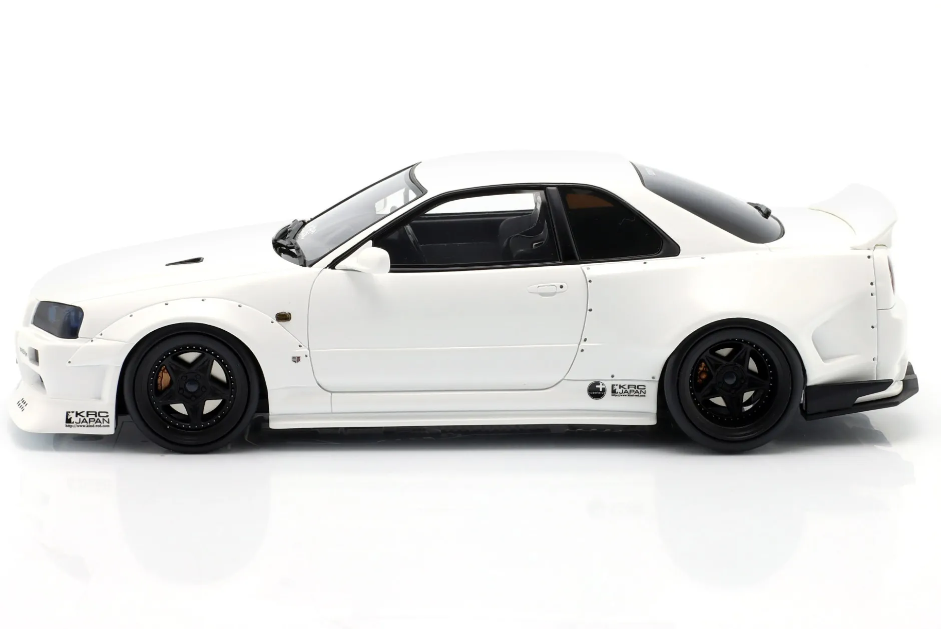 Nissan Skyline GT-R (R34) KRC Body Kit 2019 perlweiß 1:18 OttOmobile