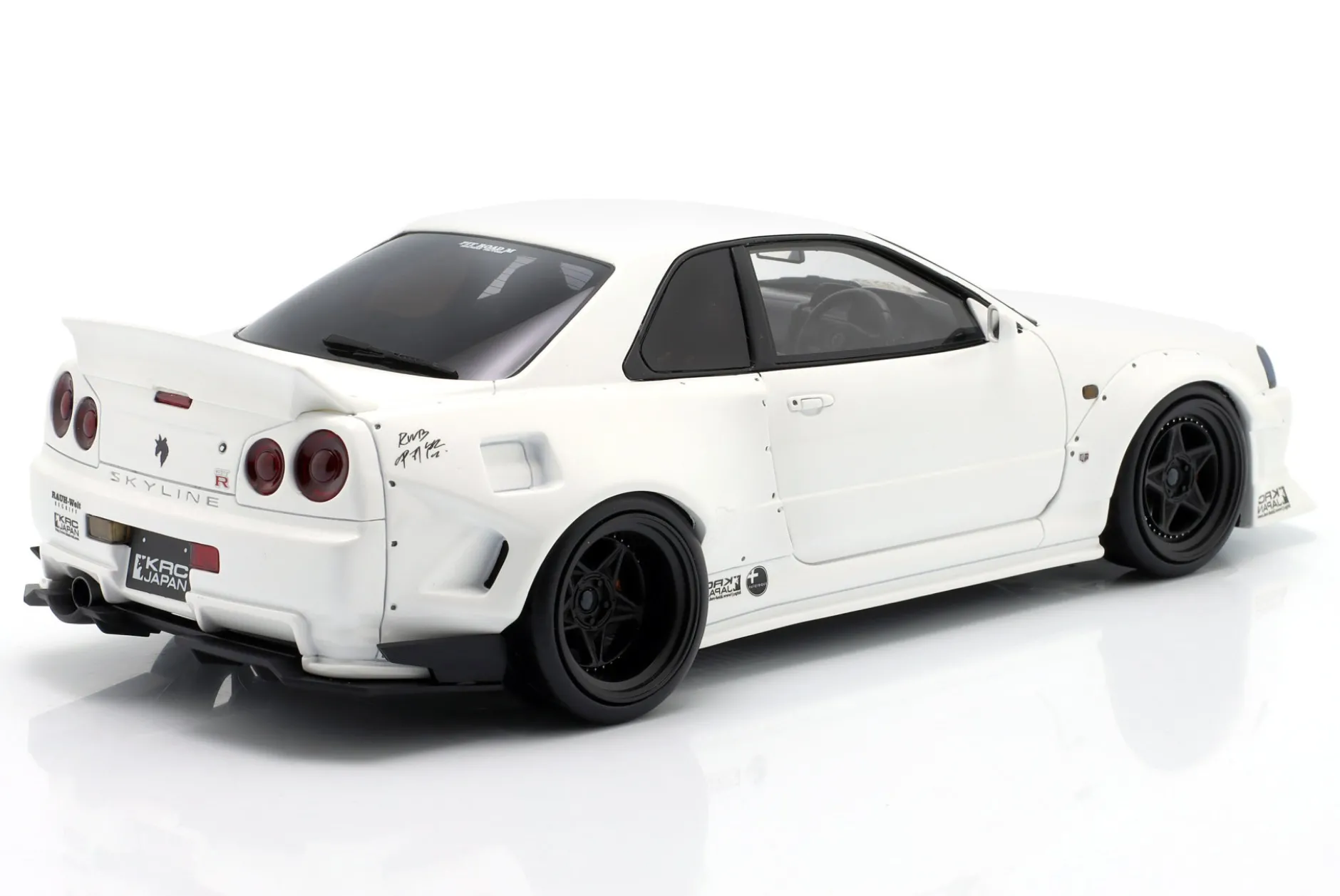Nissan Skyline GT-R (R34) KRC Body Kit 2019 perlweiß 1:18 OttOmobile