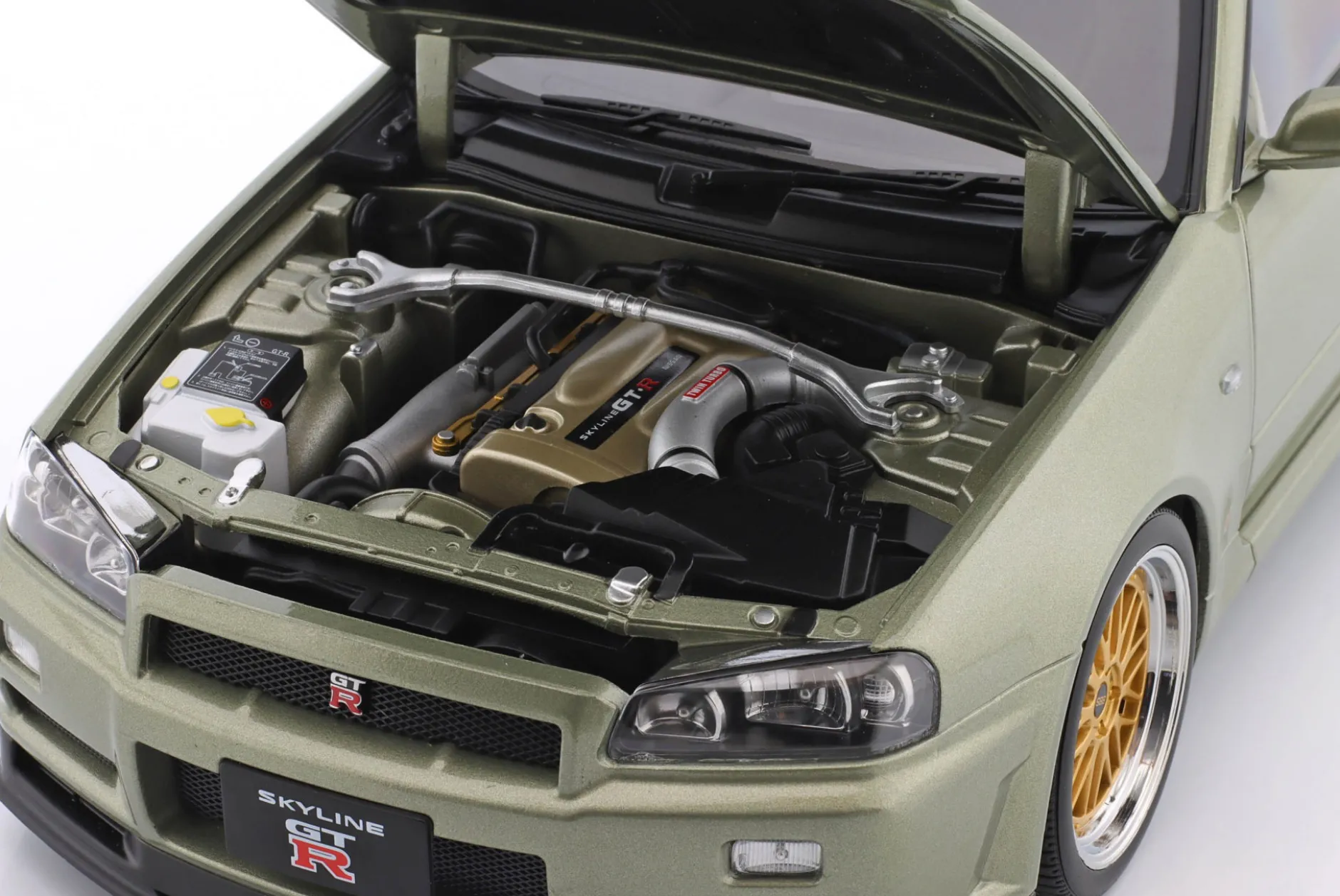 Nissan Skyline GT-R (R34) V-Spec Nür BBS-Felgen 2001 hellgrün metallic 1:12 KK-Scale