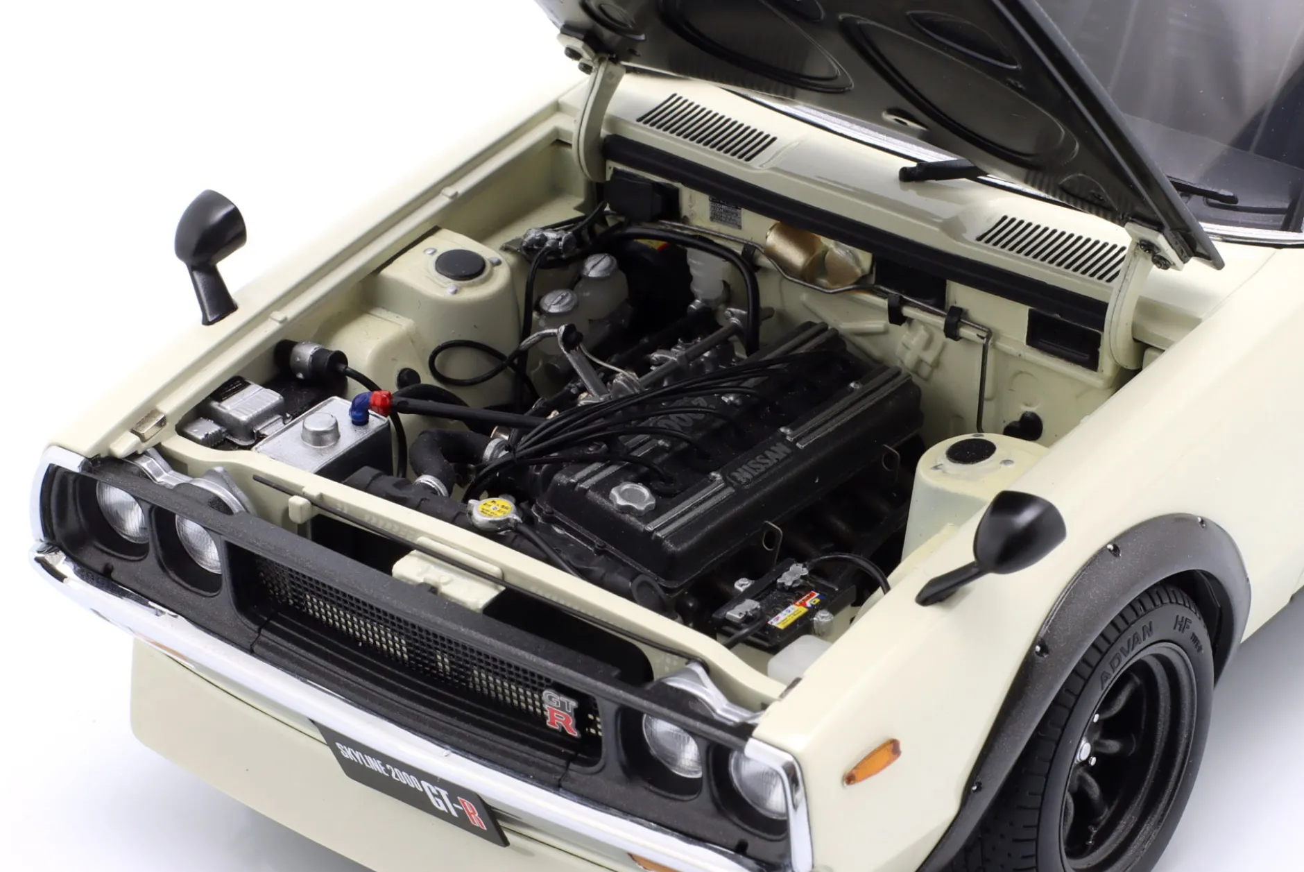 Nissan Skyline 2000 GT-R SPEZ (KPGC110) Tuned Version 1973 weiß 1:18 AUTOart