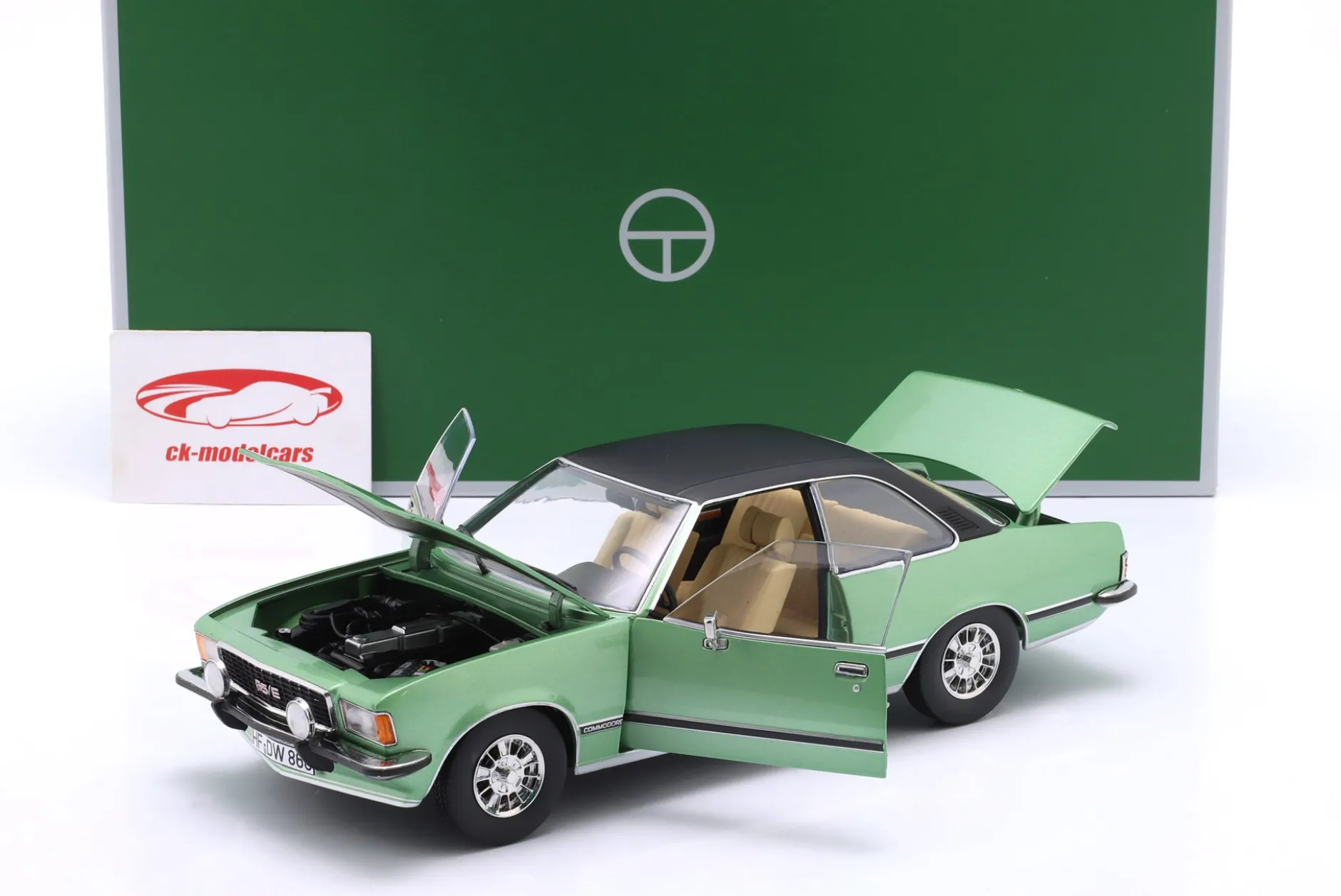 Opel Commodore B GS/E Coupé Baujahr 1975 grün 1:18 TOURING